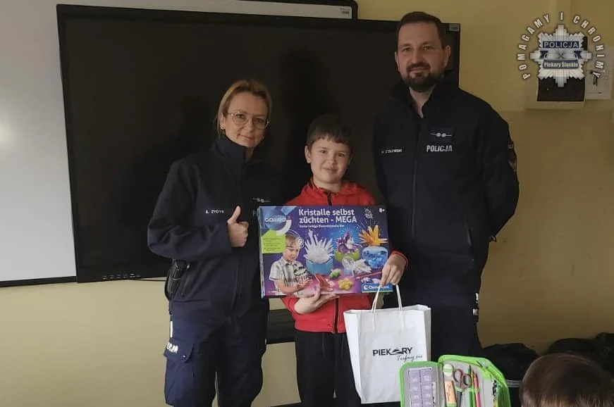 Piekarska Policja z nową maskotką! Kangur Spinacz wesprze działania edukacyjne