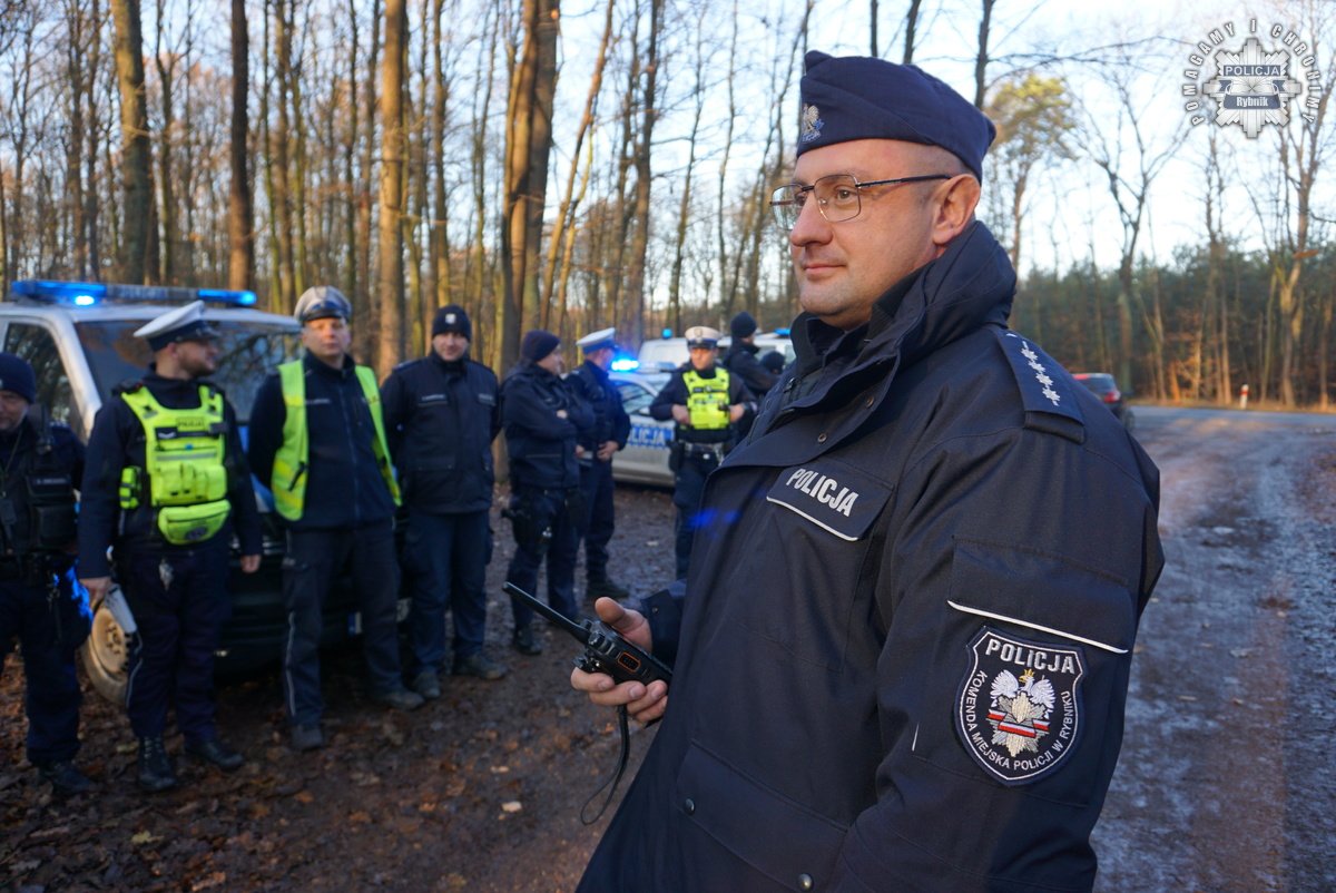 „Zaginięcie 2024” – Policja w akcji! Poszukiwania w rybnickim lesie zakończone sukcesem 1