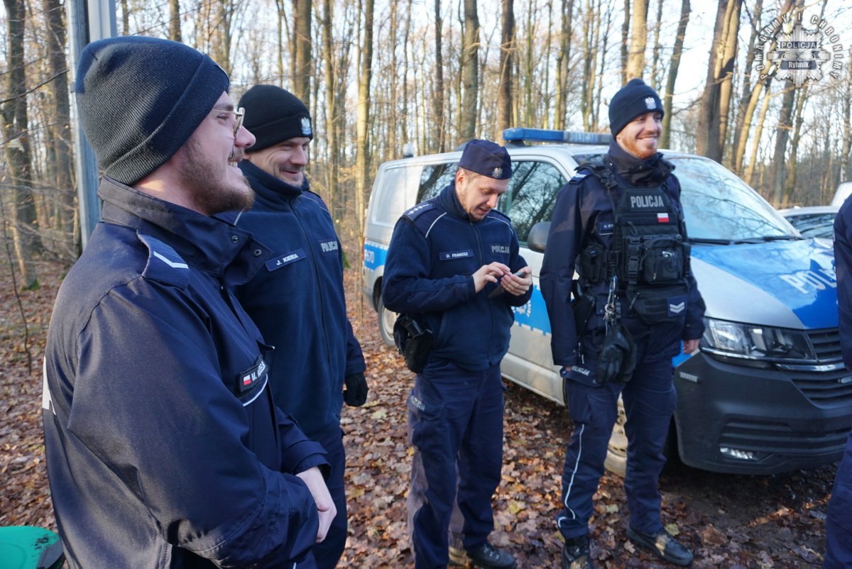 „Zaginięcie 2024” – Policja w akcji! Poszukiwania w rybnickim lesie zakończone sukcesem 4
