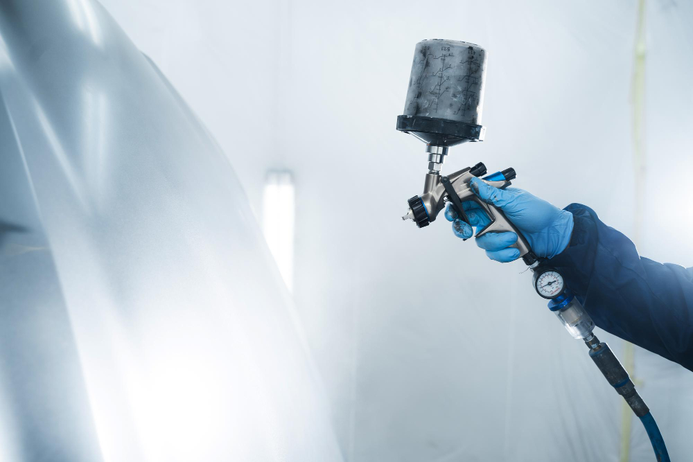 Lakierowanie metalowych elementów – jak przedłużyć ich trwałość i estetykę?