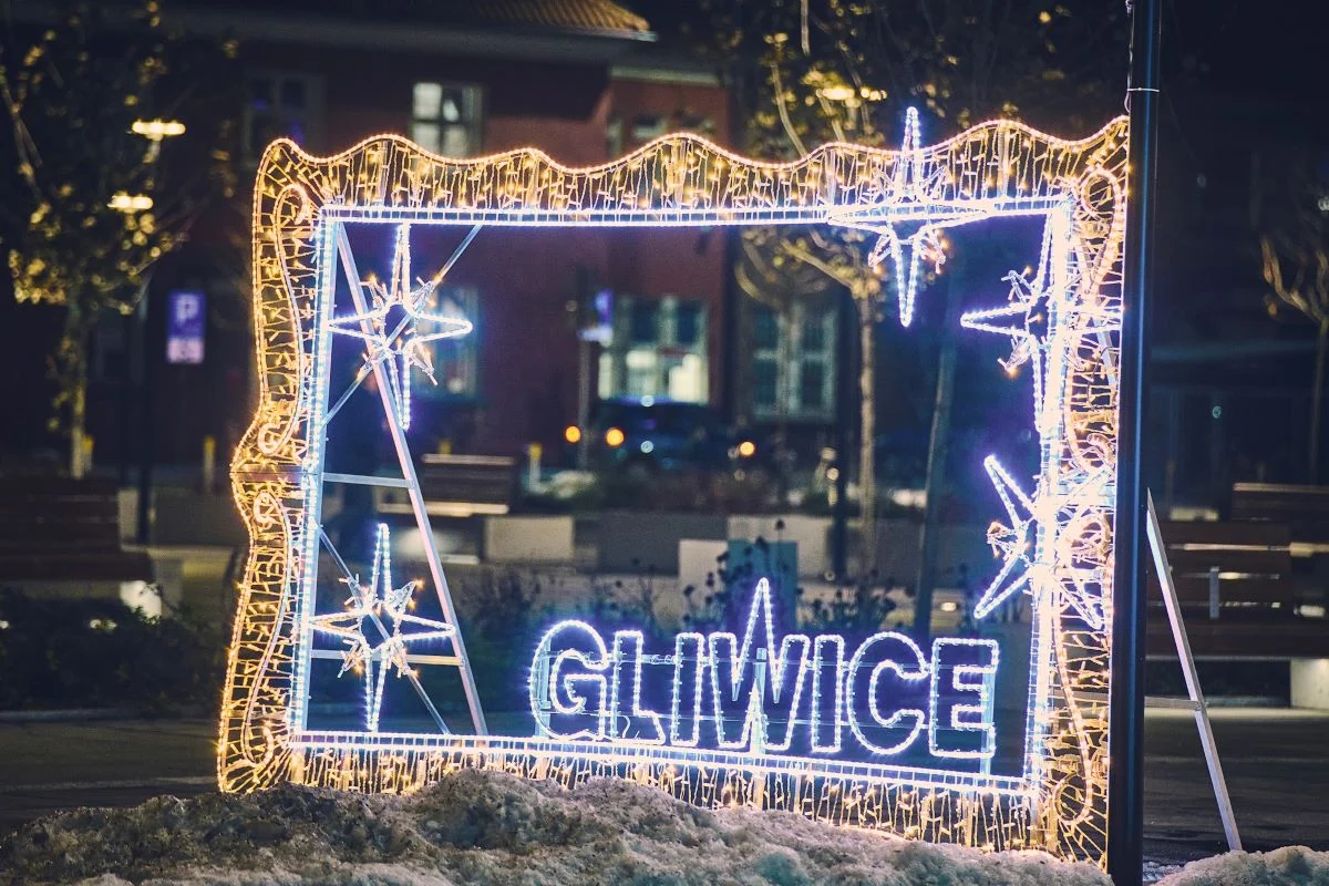 Miasto stroi się na święta. Są nowości w dekoracjach!