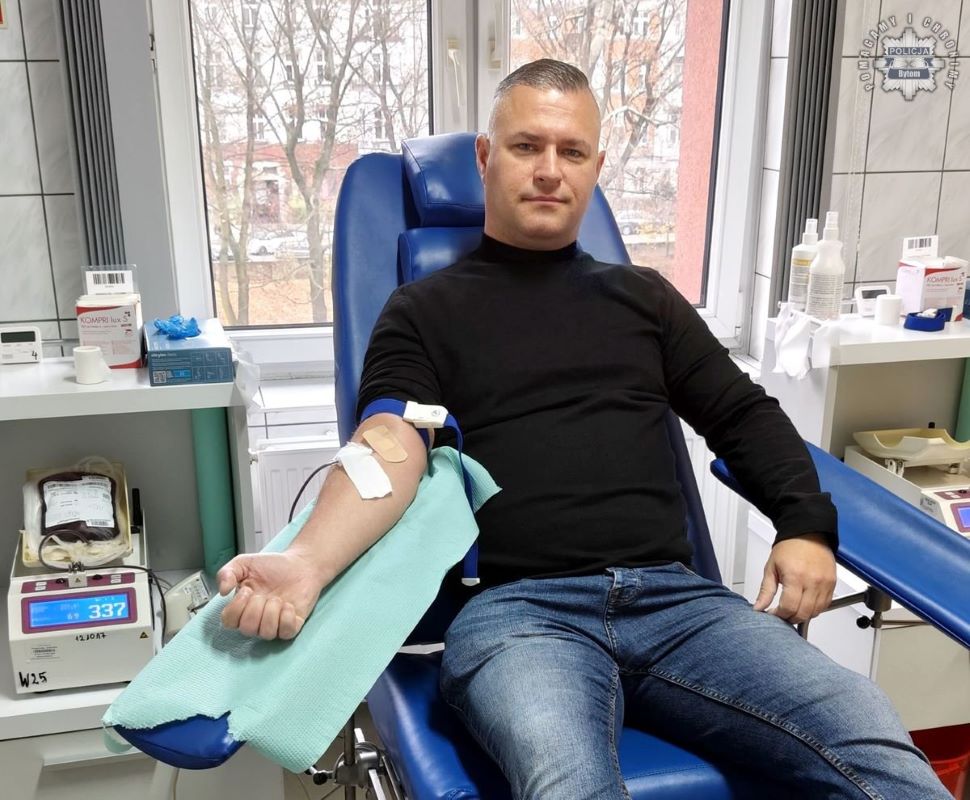 40 litrów dobra – bytomski funkcjonariusz wyróżniony odznaką HDK