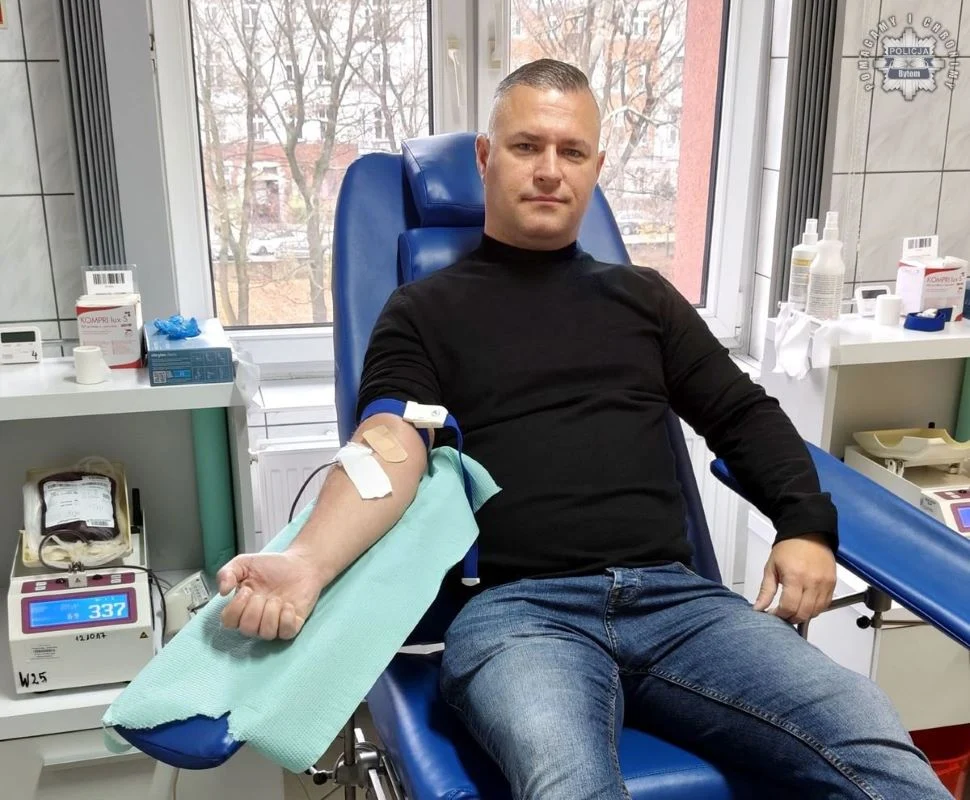 40 litrów dobra – bytomski funkcjonariusz wyróżniony odznaką HDK
