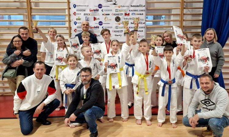 Dobra passa sosnowieckich karateków: zawodnicy SKK na podium!