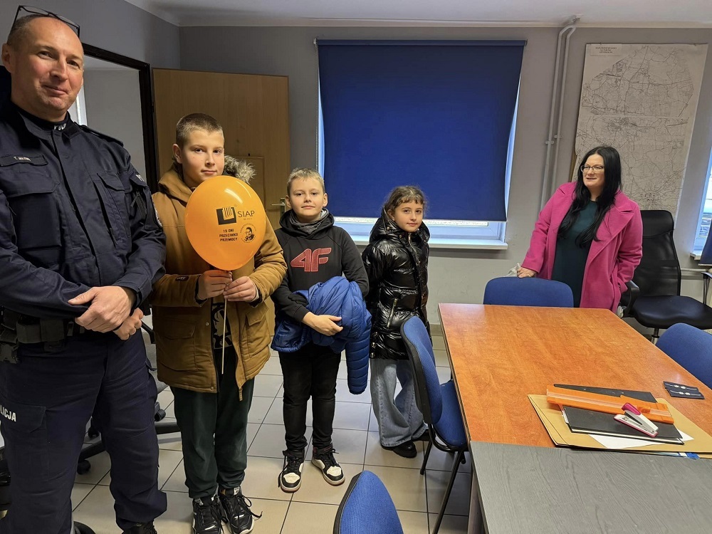 Policja w Mikołowie gościła uczniów w ramach kampanii "19 dni przeciwko przemocy"