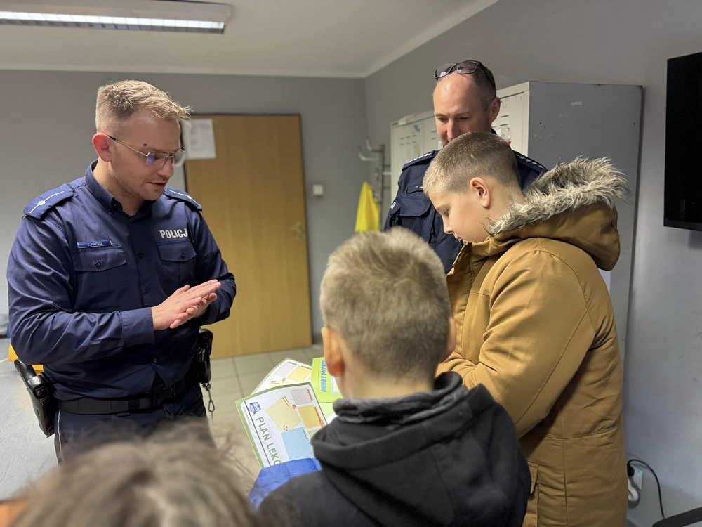 Policja w Mikołowie gościła uczniów w ramach kampanii "19 dni przeciwko przemocy"