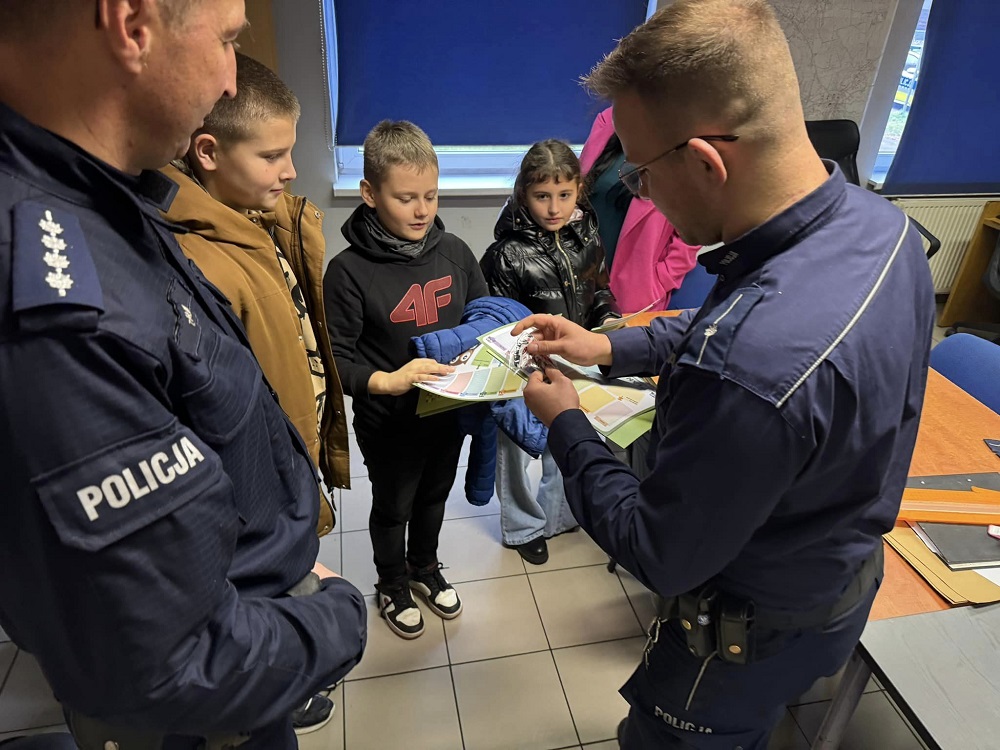 Policja w Mikołowie gościła uczniów w ramach kampanii "19 dni przeciwko przemocy"