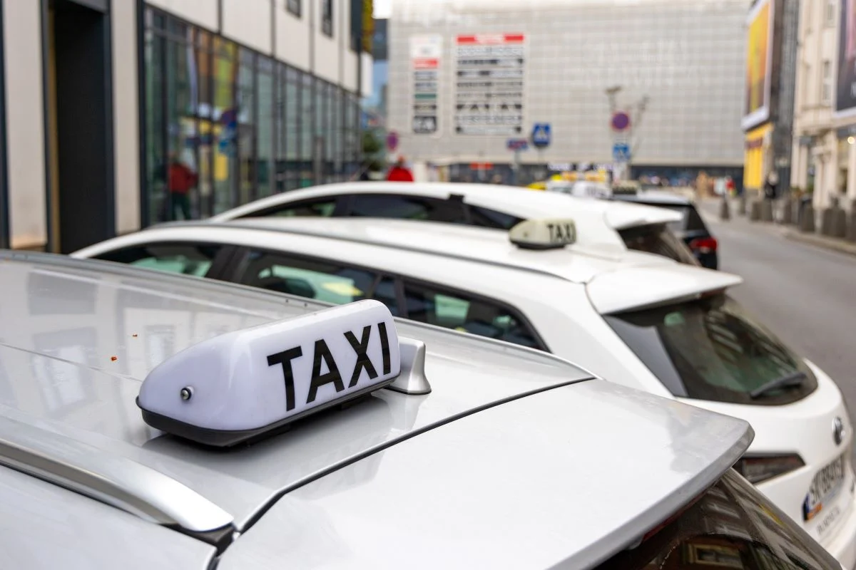 Zmiany w cenach taksówek w Katowicach – odpowiedź na rosnące koszty działalności