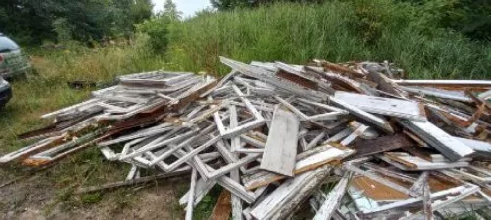 Mieszkaniec Mysłowic ukarany za porzucenie odpadów w Katowicach