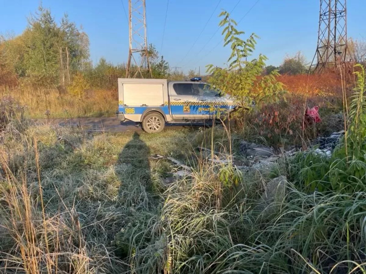 Mieszkaniec Mysłowic ukarany za porzucenie odpadów w Katowicach