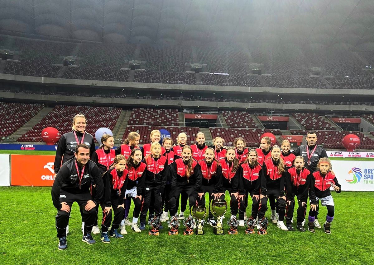 Złote dziewczyny z UKKS Katowice – mistrzynie turnieju „Z Orlika na Stadion”