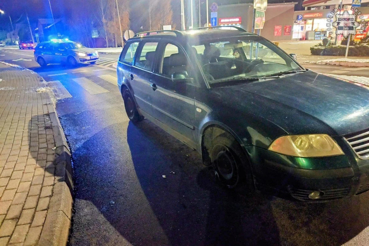 Mieszkańcy Żor zatrzymali pijanego kierowcę jadącego na feldze! [FILM]