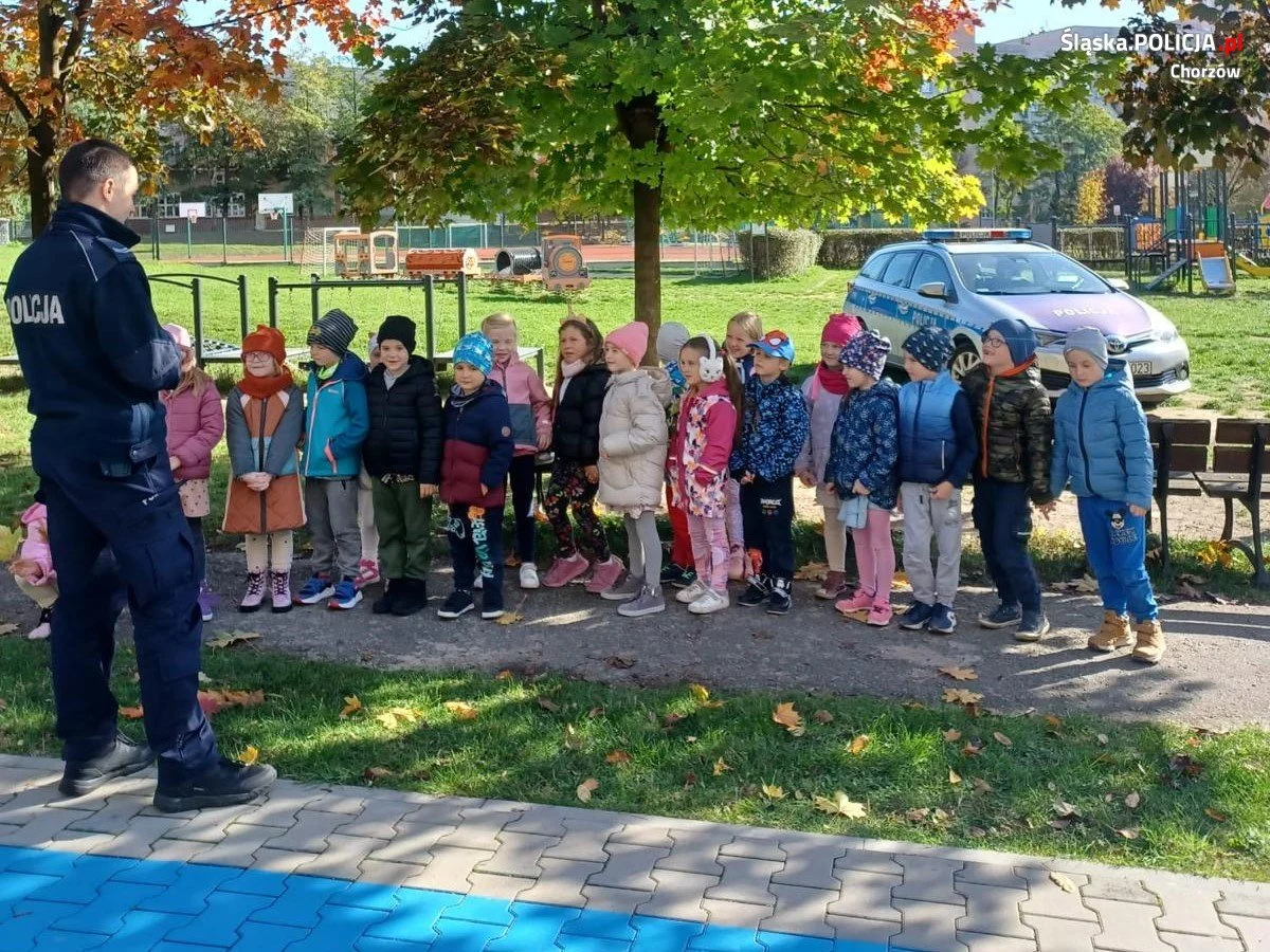 Chorzowscy policjanci uczą przedszkolaków zasad bezpieczeństwa