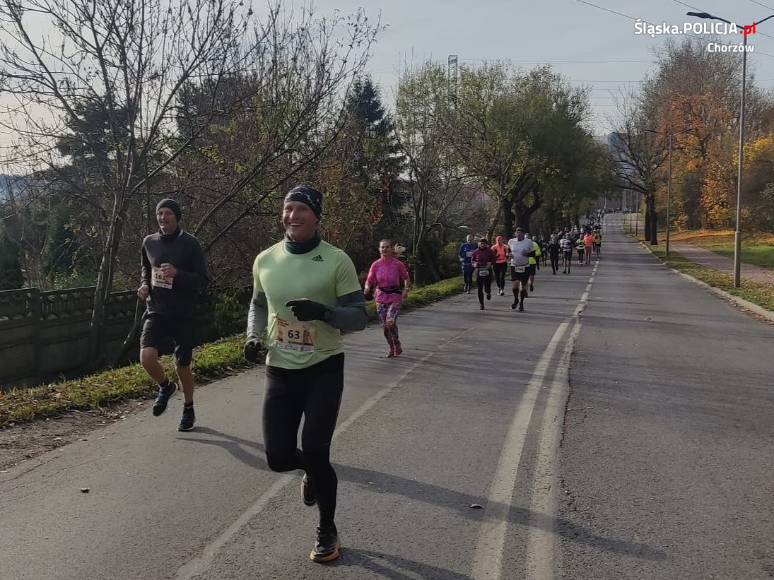 Policja i straż miejska dbali o bezpieczeństwo podczas Biegu Dwóch Szybów