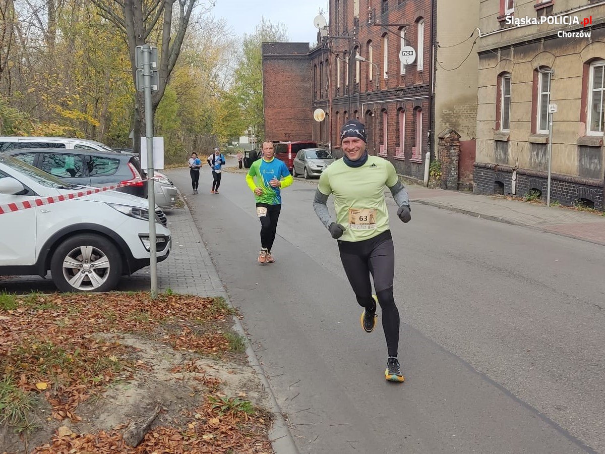 Policja i straż miejska dbali o bezpieczeństwo podczas Biegu Dwóch Szybów