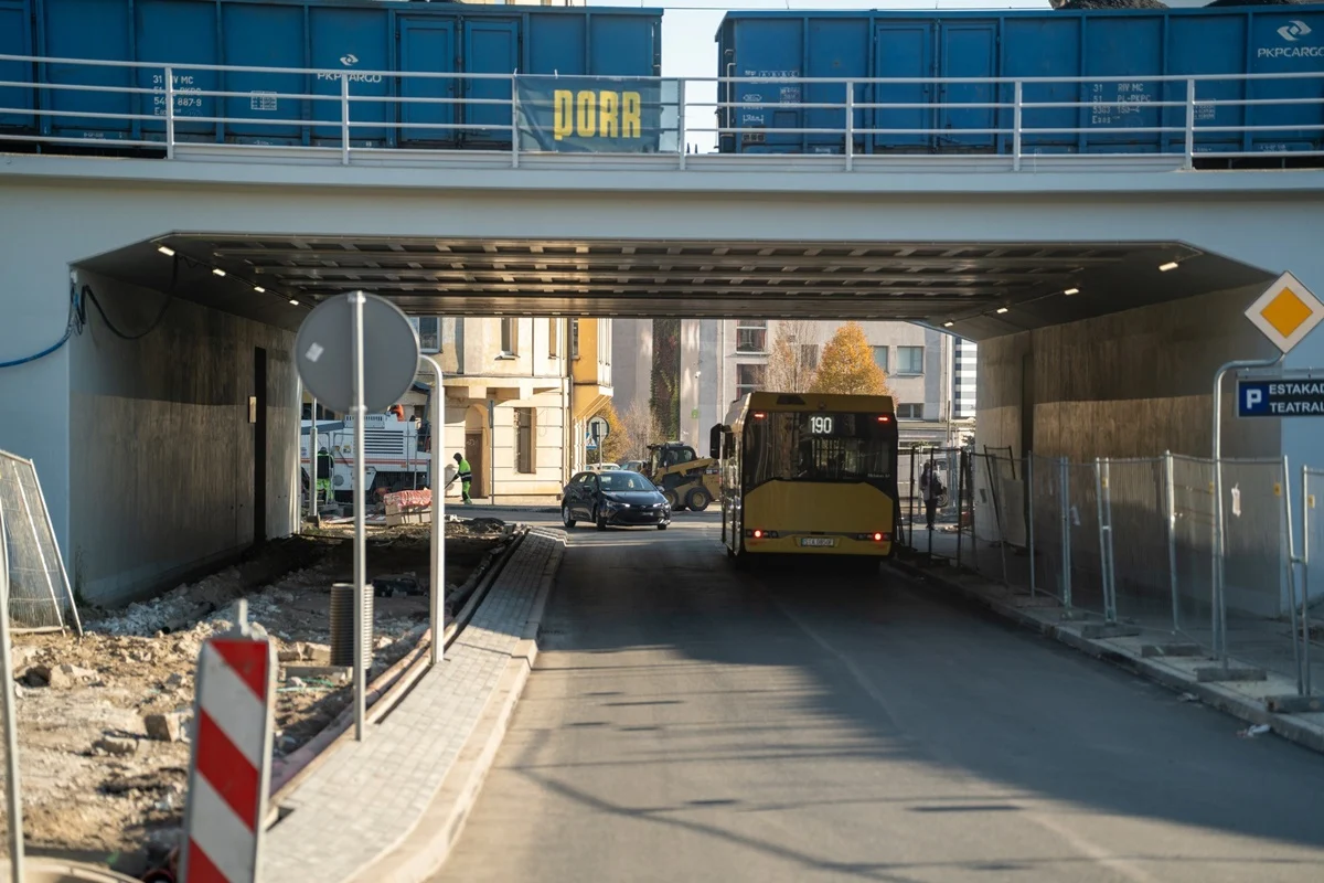 Zakończenie kolejnego etapu przebudowy wiaduktu nad ulicą Floriańską