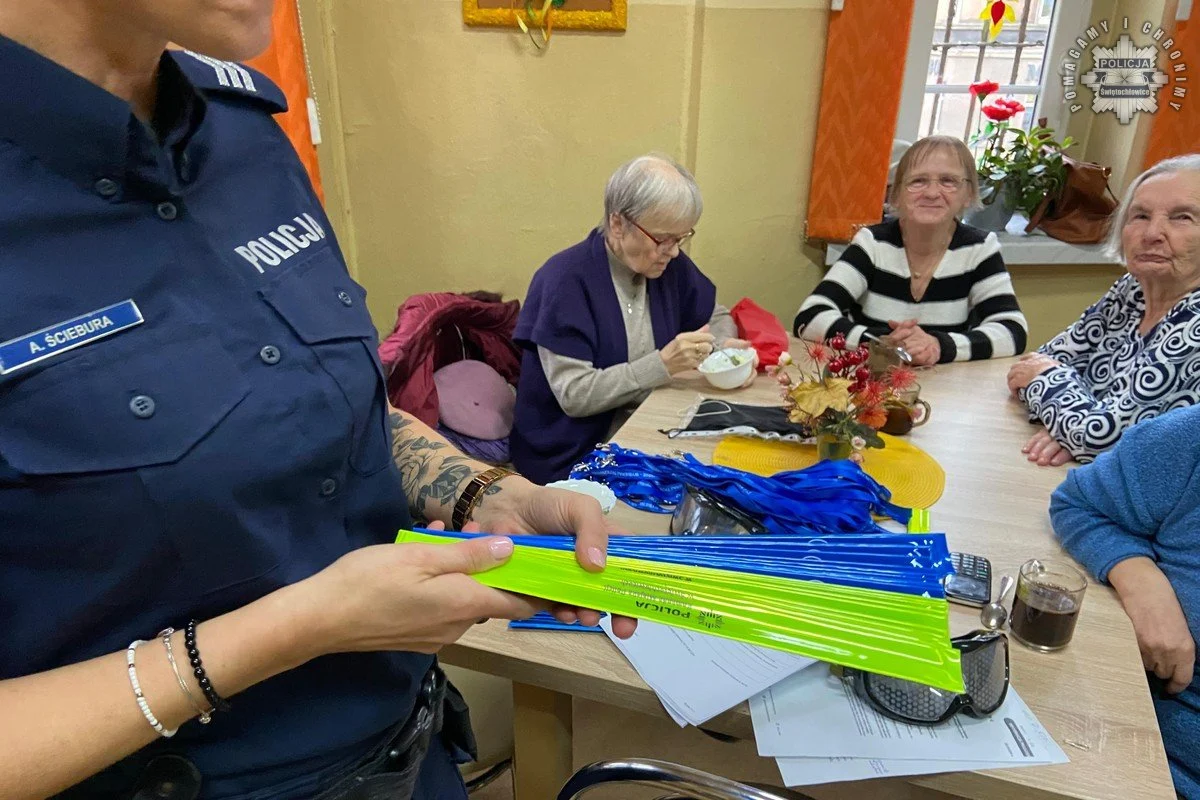 Spotkanie w Świętochłowicach – policja ostrzega seniorów przed oszustami