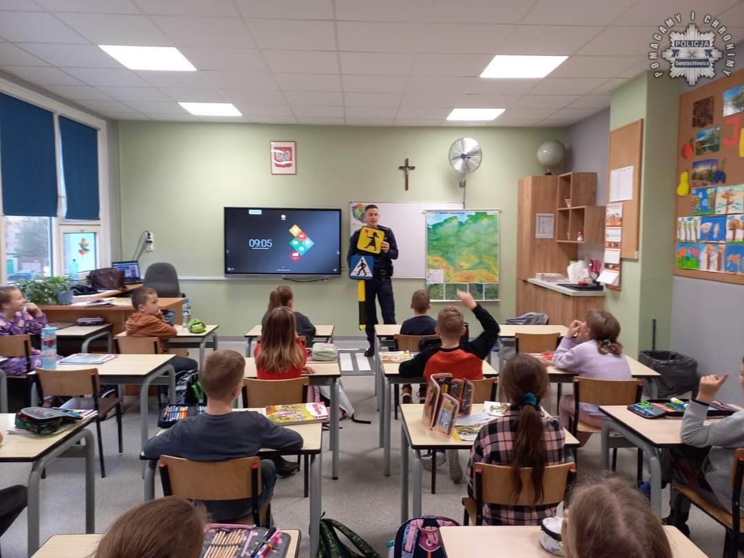 Praktyczne lekcje z świętochłowicką policją: od teorii do miasteczka drogowego