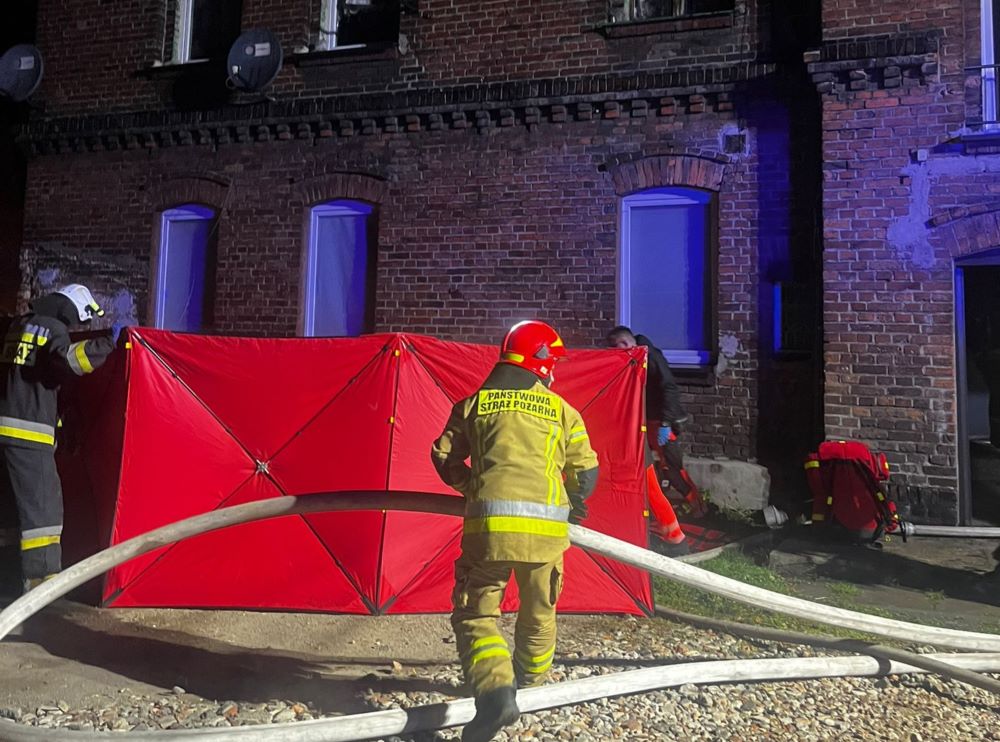 Pożar przy ul. Kościuszki: Dwie nieprzytomne osoby trafiły do szpitala