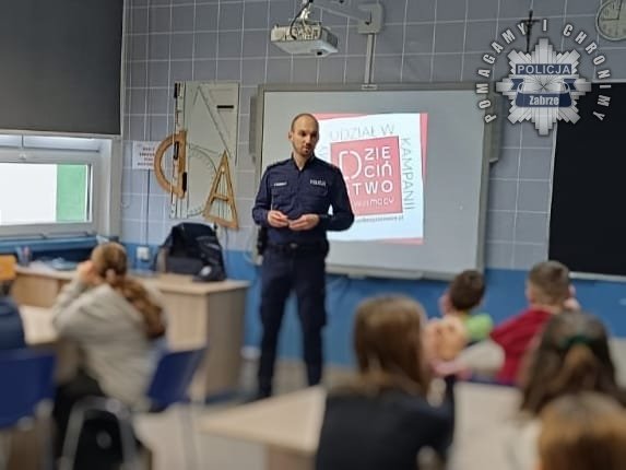 Zabrzańscy policjanci w kampanii „Dzieciństwo bez przemocy”