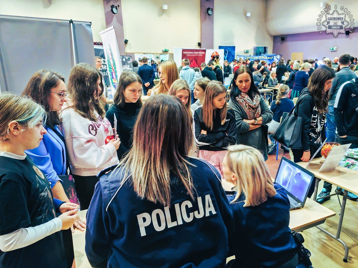 Służba w Policji? Młodzież poznała tajniki zawodu