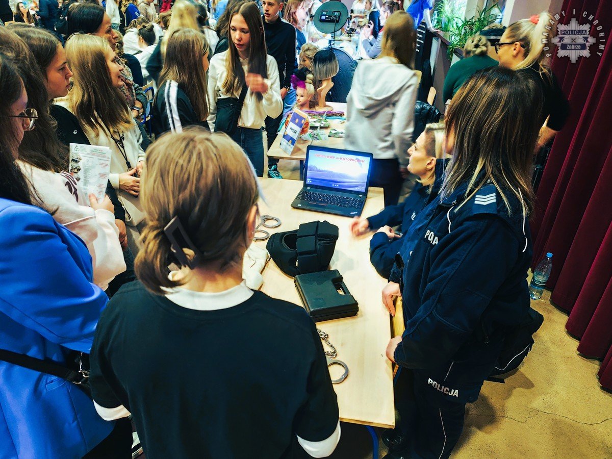 Służba w Policji? Młodzież poznała tajniki zawodu