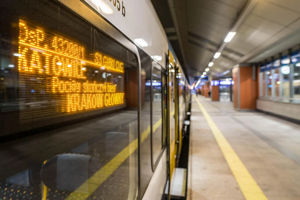 Szybsze i tańsze podróże pociągami Kolei Śląskich do Krakowa