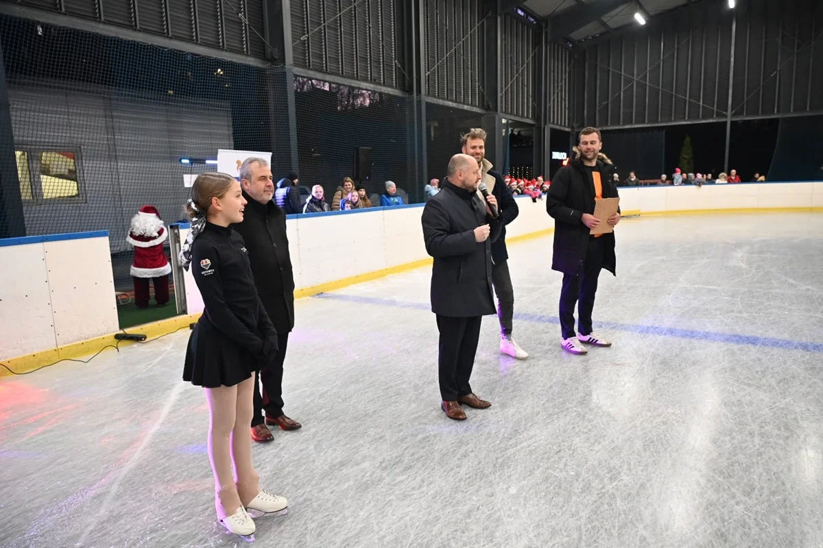 Otwarcie lodowiska na Burloch Arenie 4