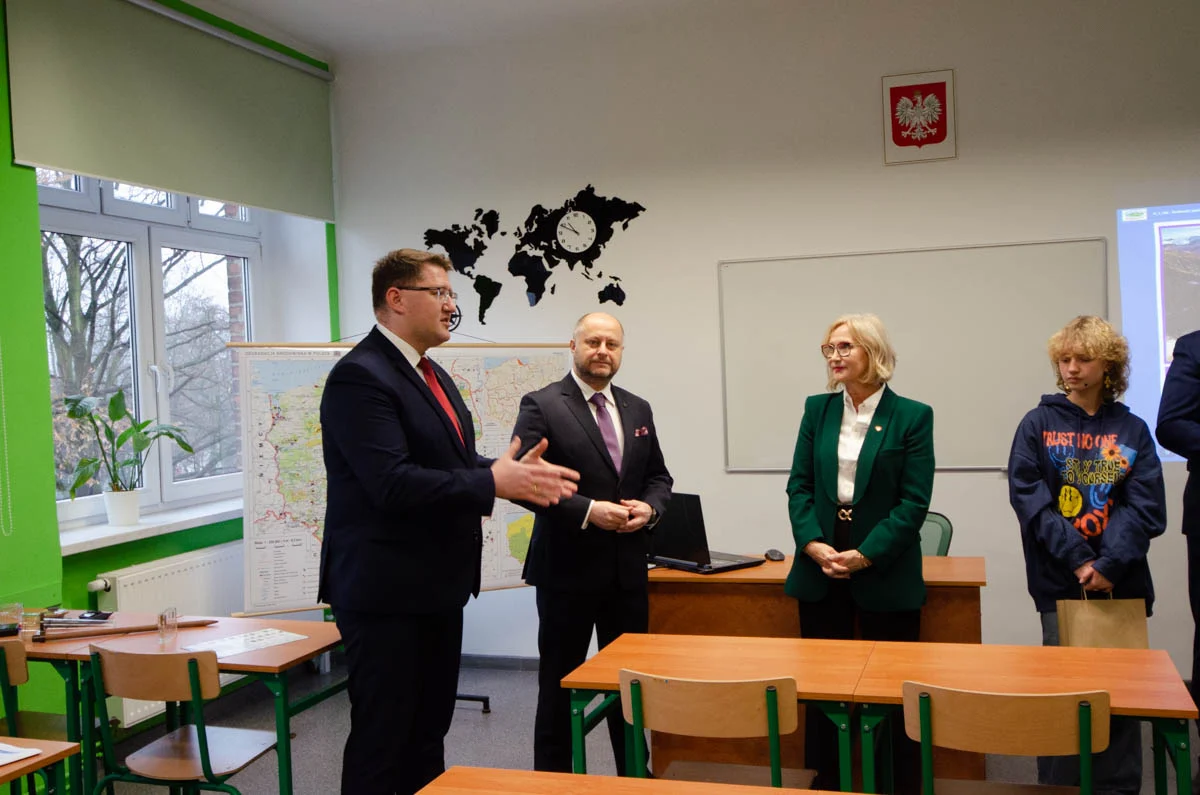 Otwarcie pracowni ekologicznej w I LO 6