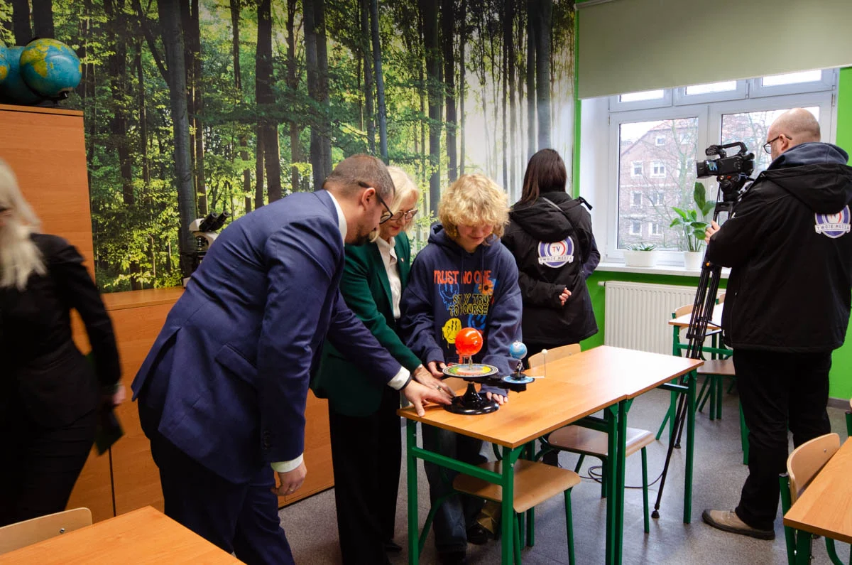 Otwarcie pracowni ekologicznej w I LO 13