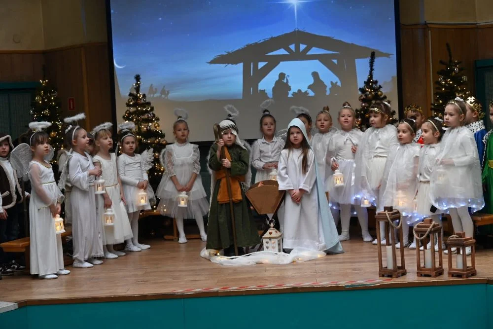 Dyrektorzy rudzkich szkół i przedszkoli na spotkaniu opłatkowym z prezydentem miasta