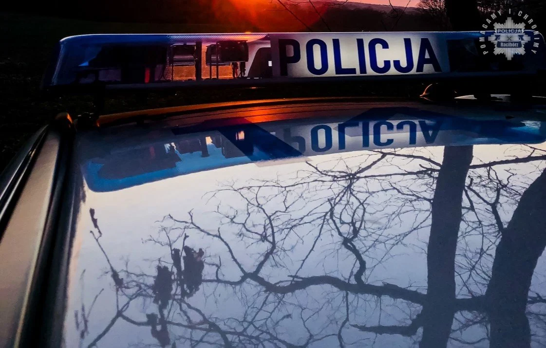 Policjanci i strażacy uratowali życie 80-latkowi w Raciborzu