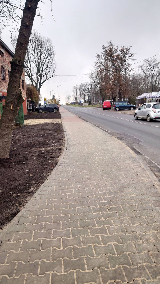 Trwają prace wokół targowiska. Będzie więcej miejsc parkingowych!