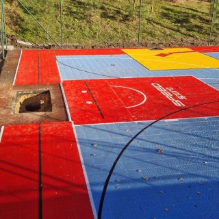 Rewitalizacja boiska koszykarskiego 3x3 – sportowa przestrzeń na „Trzech Wzgórzach”