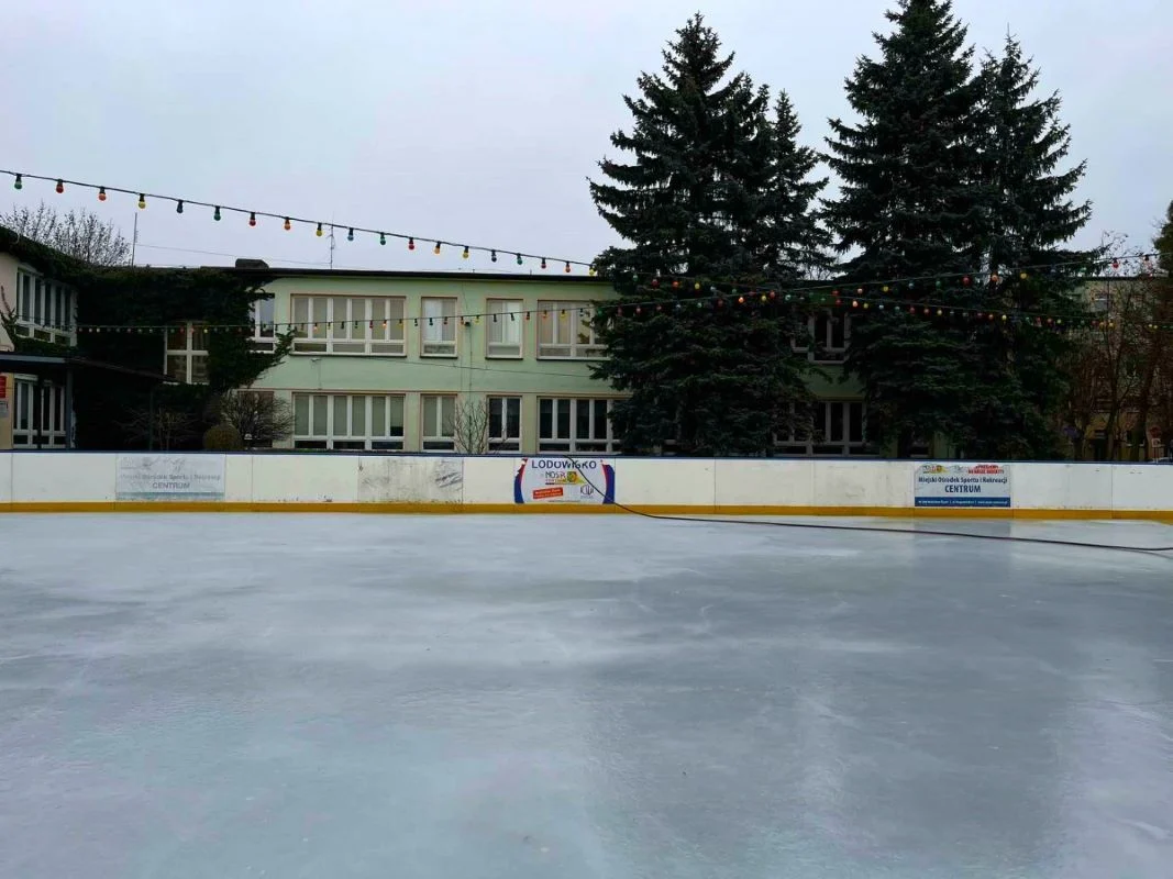 Zimowe atrakcje wracają! Otwarcie lodowiska w Wodzisławiu Śląskim