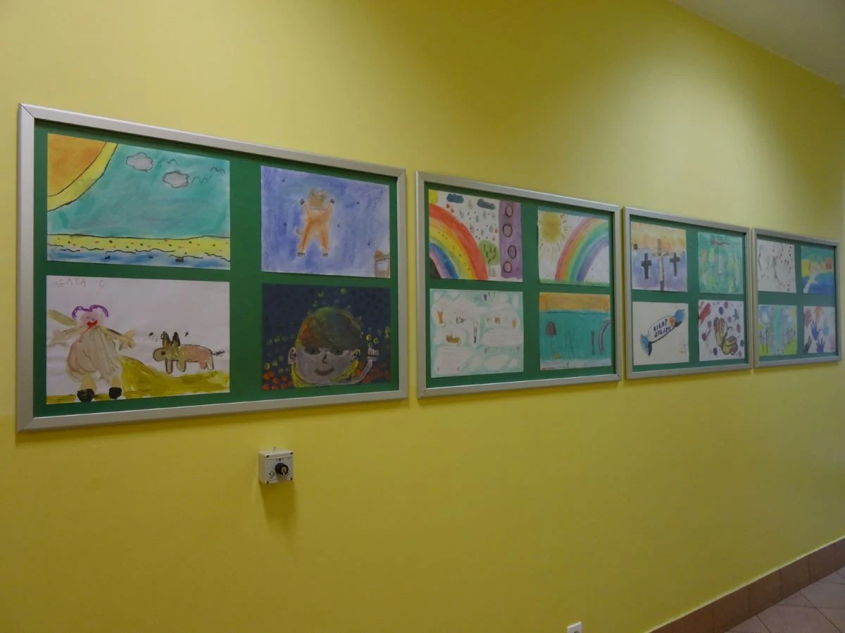 Biblioteka zaprasza na wystawę prac stworzonych przez członków koła plastycznego