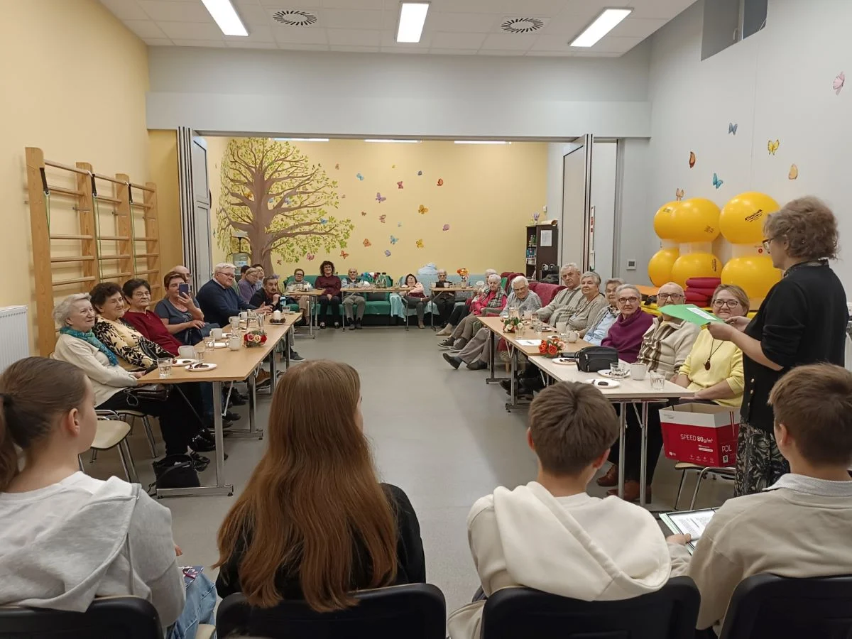 Za nami Dzień Głośnego Czytania - Międzypokoleniowe spotkanie z udziałem Filii 1