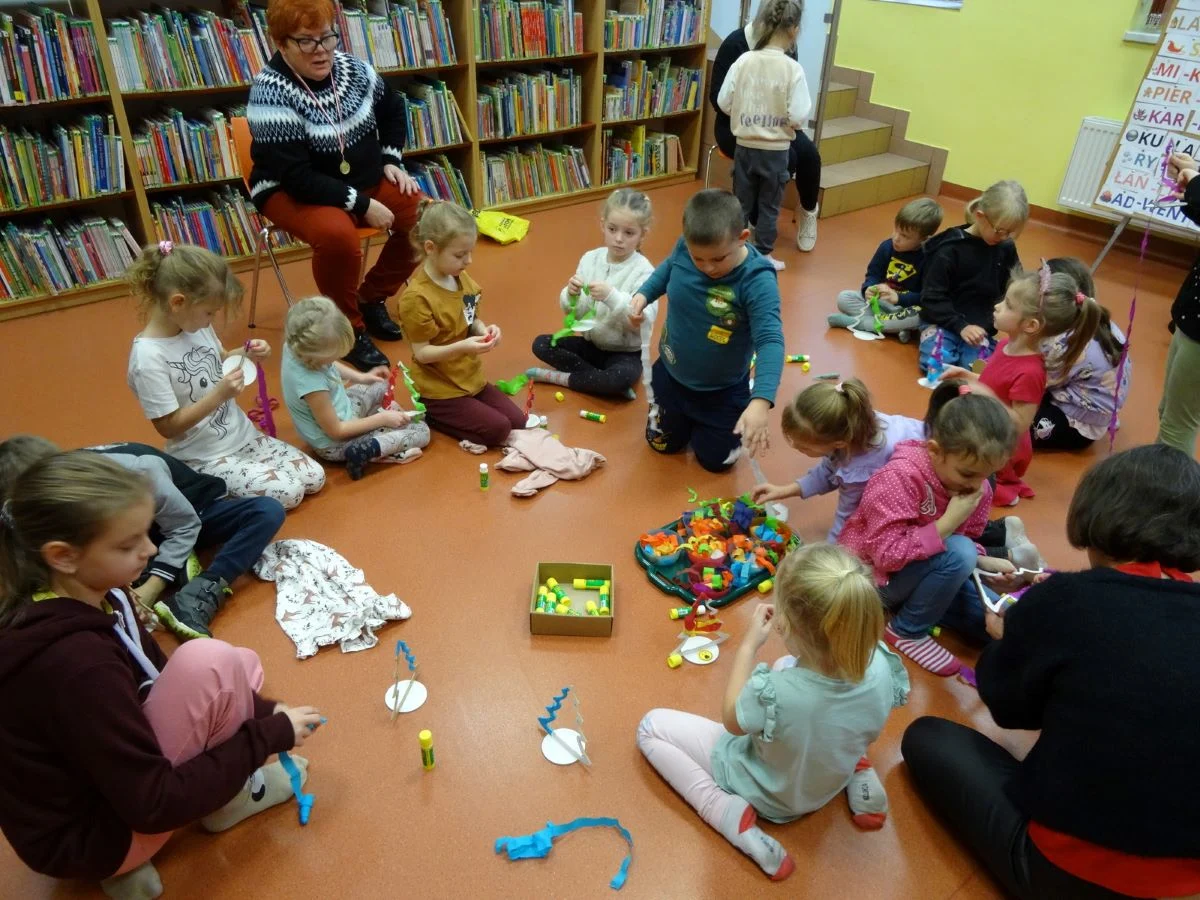 Przedszkolaki Oddziału Przedszkolnego w SP6 wzięły udział w głośnym czytaniu w bibliotece!