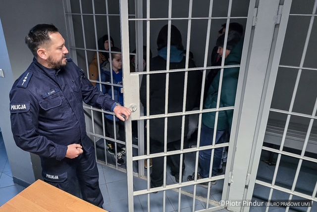 Akademia Przedsiębiorczości - młodzież poznała tajniki służby mundurowych