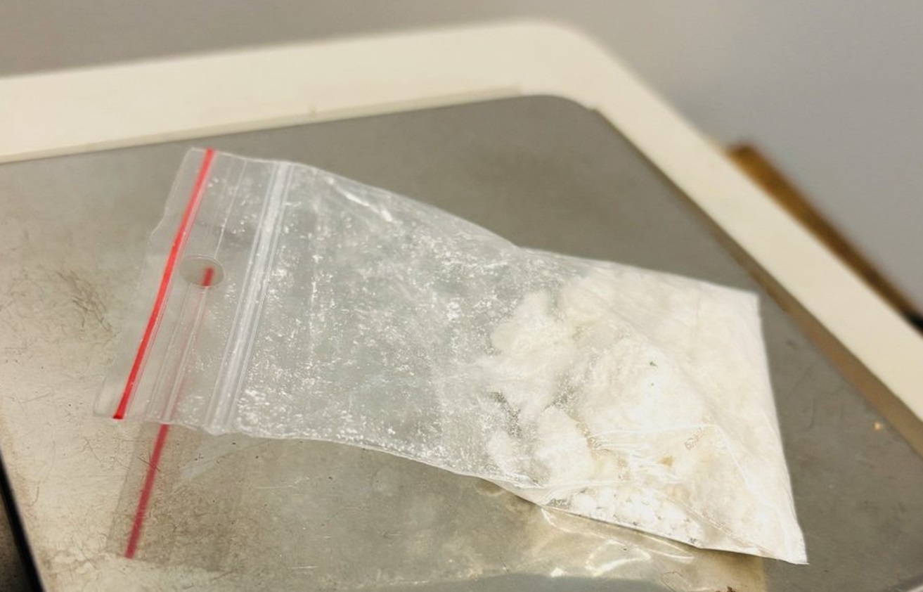 Narkotyki ujawnione w mieszkaniu – szybka reakcja policjantów