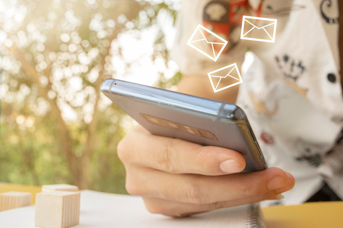 Humor w SMS marketingu - kiedy działa, a kiedy warto go unikać?