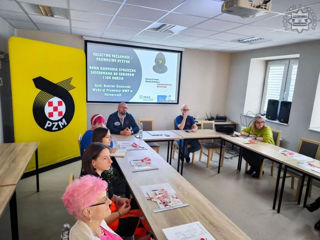 „Fałszywa tożsamość – prawdziwe ryzyko”: seniorzy uczą się, jak unikać oszustw