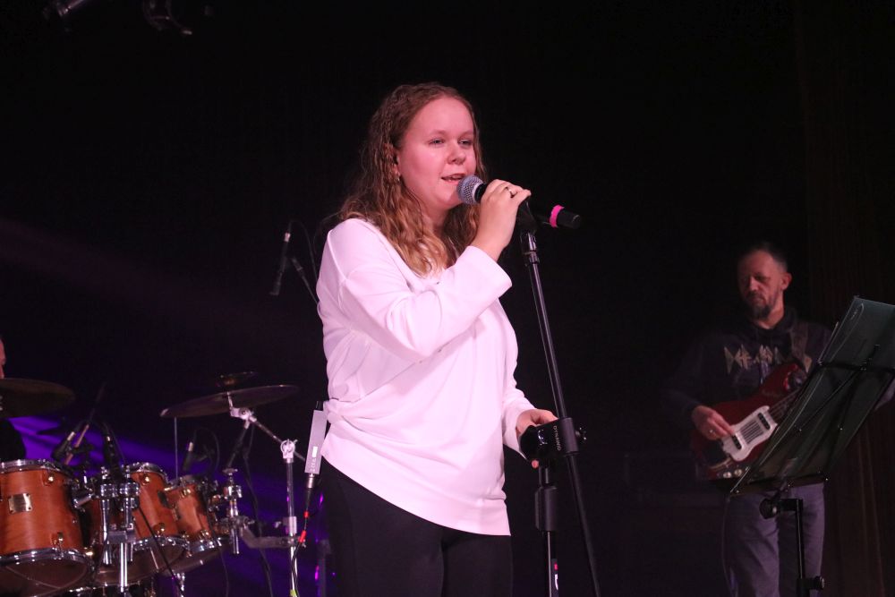 Finał XII edycji „SPI NIE ŚPI”: młode talenty rozbłysły na scenie! 4