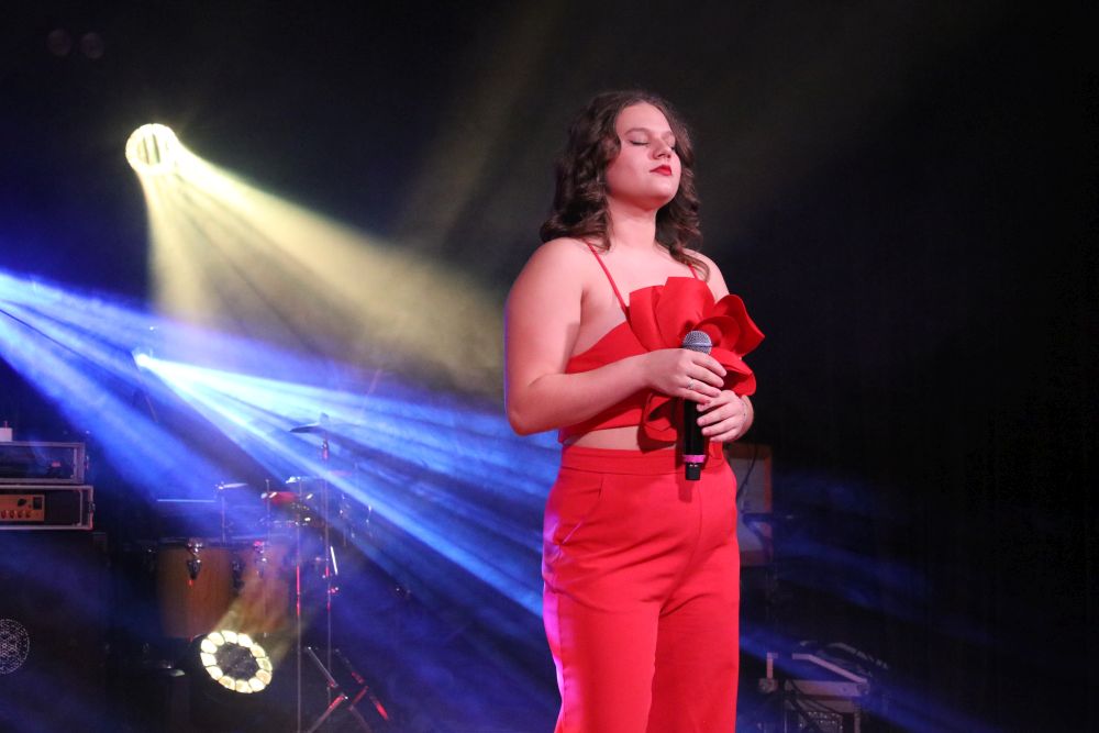 Finał XII edycji „SPI NIE ŚPI”: młode talenty rozbłysły na scenie! 11