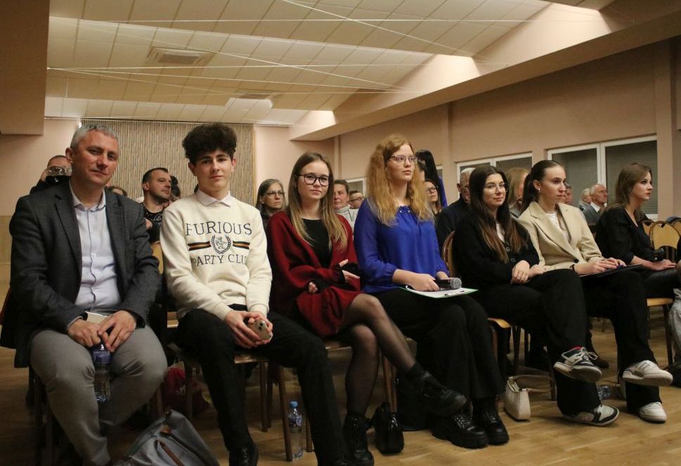 Finał XII edycji „SPI NIE ŚPI”: młode talenty rozbłysły na scenie! 12