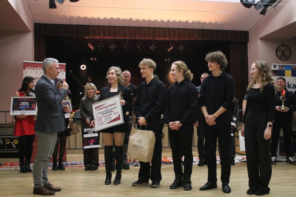 Finał XII edycji „SPI NIE ŚPI”: młode talenty rozbłysły na scenie! 17