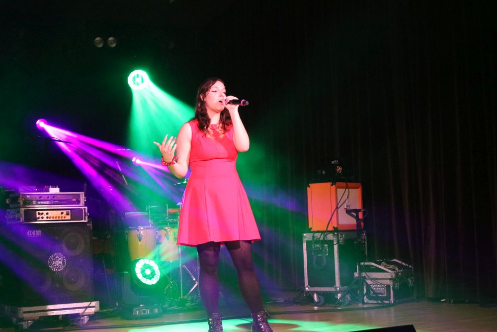 Finał XII edycji „SPI NIE ŚPI”: młode talenty rozbłysły na scenie! 20