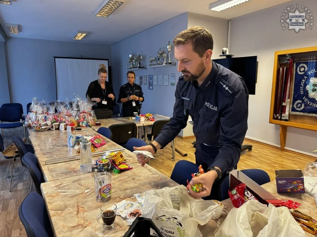 SPInacz i piekarscy policjanci odwiedzili dzieci w szpitalu