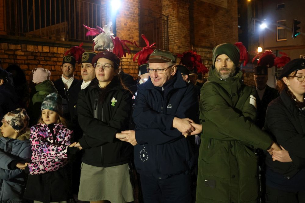 Piekary Śląskie rozpoczęły świąteczny czas – rozświetlenie choinki i wspólne kolędowanie 4