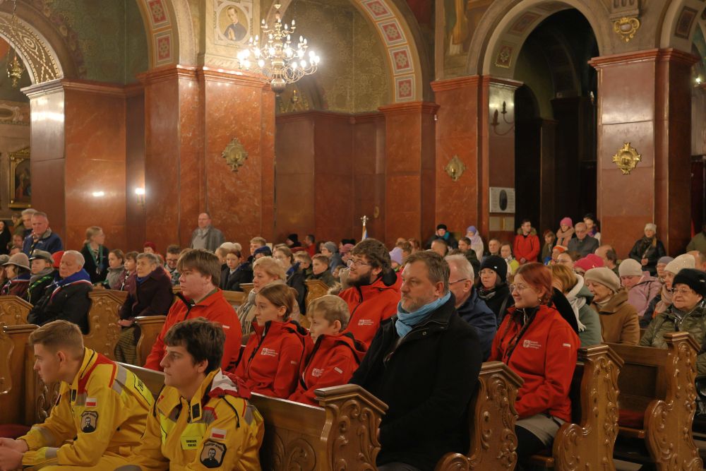 Piekary Śląskie rozpoczęły świąteczny czas – rozświetlenie choinki i wspólne kolędowanie 7